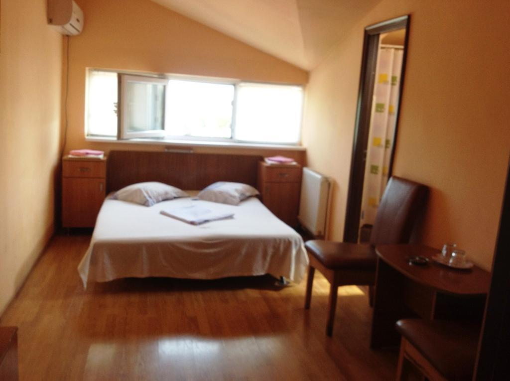 Pensiunea Nicol Tulcea Zimmer foto
