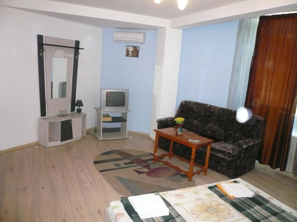 Pensiunea Nicol Tulcea Zimmer foto